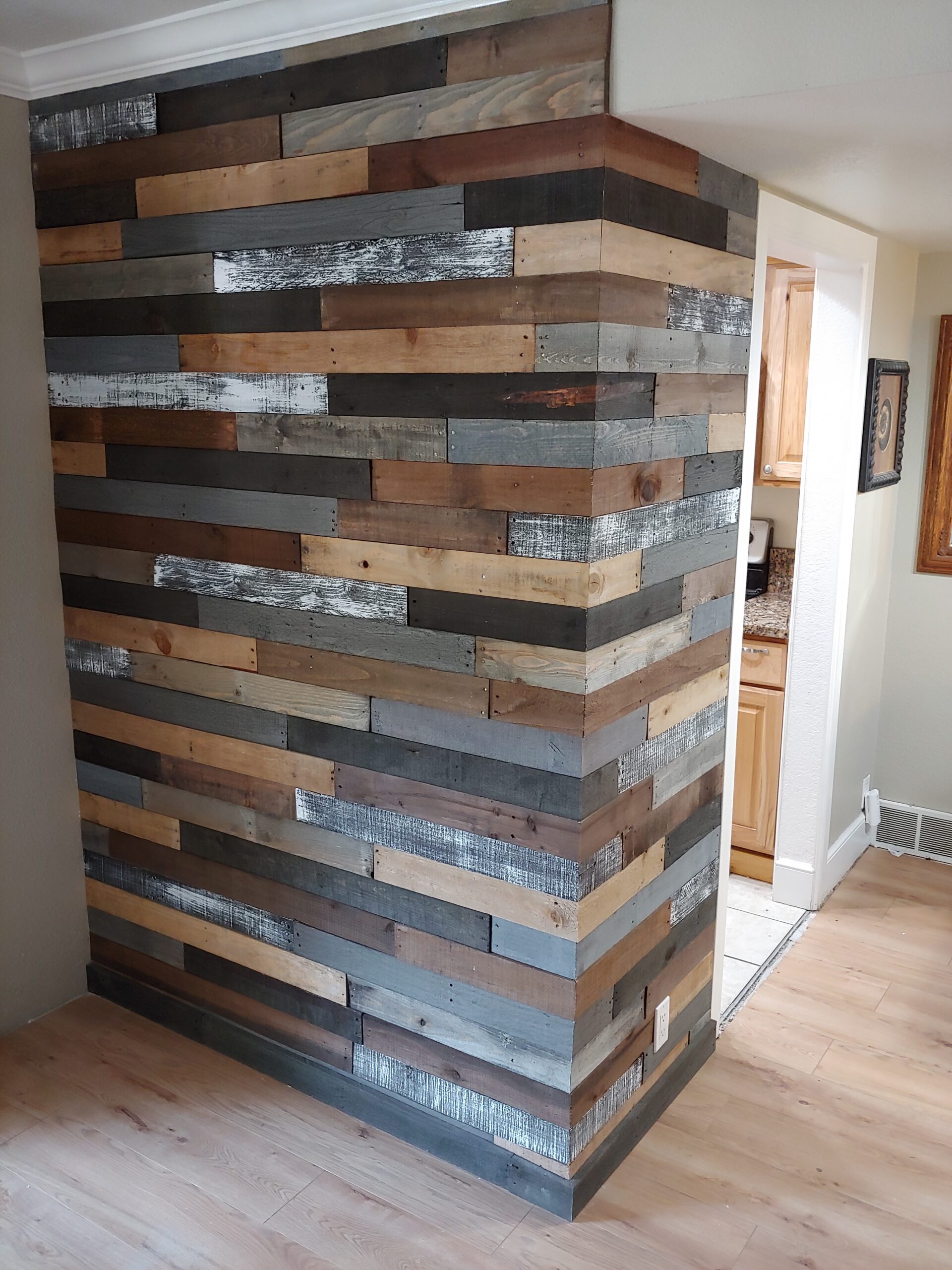 Pallet Wood - American Farmhouse Style